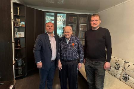 Рязанские депутаты-коммунисты навестили и поздравили ветеранов