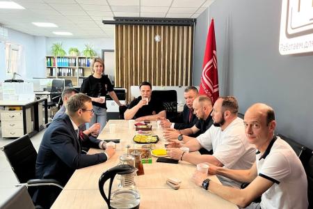 Московская область. Делегация КПРФ во главе с депутатом Госдумы Владимиром Исаковым посетили предприятие «Русский Продукт»
