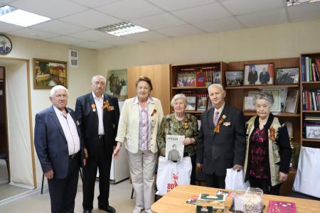 Лидер сталинградских коммунистов Тамара Головачева поздравила ветеранов с Днем Победы