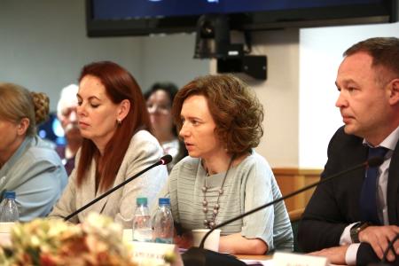 Олег Лебедев провёл в Государственной Думе круглый стол, посвященный продовольственной безопасности, развитию пчеловодства и охране окружающей среды