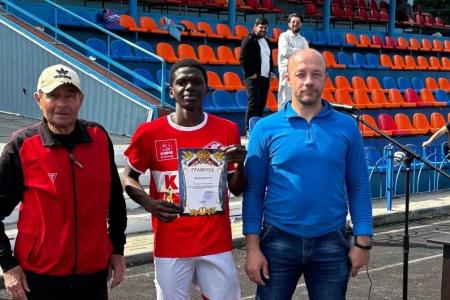 Футболисты белгородской команды «Спартак КПРФ» выиграли кубок Прохоровского поля