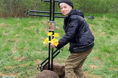 Новгородская область. Коммунисты установили памятный знак на месте солецкой Хатыни