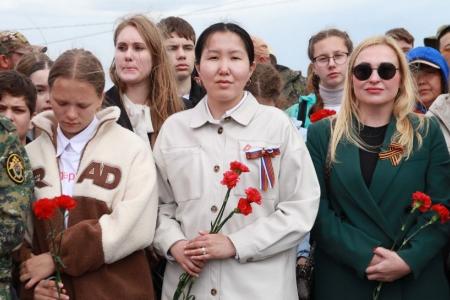 Коммунисты Калмыкии приняли участие в торжественном митинге у Хулхутинского мемориала