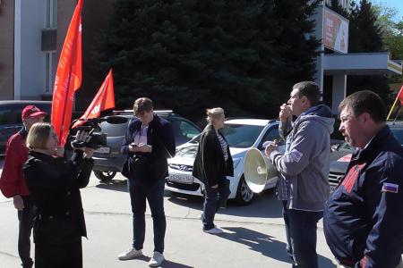Саратовские коммунисты провели праздничный автопробег, посвящённый Дню международной солидарности трудящихся