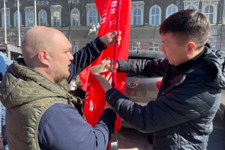 Саратовские коммунисты провели праздничный автопробег, посвящённый Дню международной солидарности трудящихся