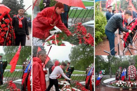 Саратовские коммунисты приняли участие в памятном мероприятии на Воскресенском мемориальном кладбище