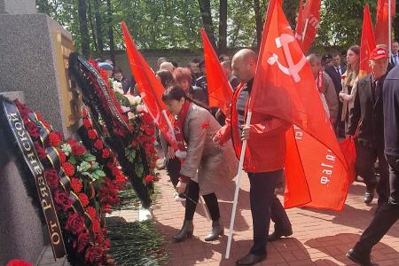 Рязанские коммунисты отметили 80-летие Победы под красными знаменами