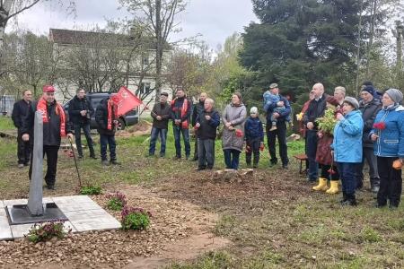 В Новгородской области открыт памятник легендарному партизану
