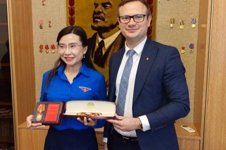Лидер Ленинского Комсомола встретился с делегацией Коммунистического союза молодежи имени Хо Ши Мина