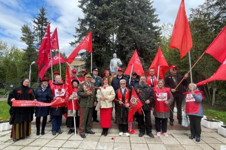 Подмосковные коммунисты: Величие Дня Победы мы пронесем сквозь века!