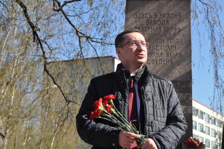 Санкт-Петербург. Коммунисты провели первомайское мероприятие у памятника первой маевке