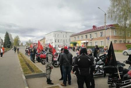 КПРФ и байкеры провели авто-мотопробег по Северу Нижегородской области в честь Дня Победы