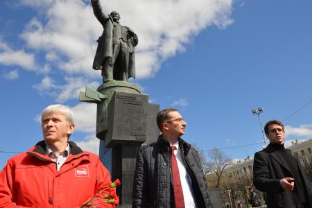 Санкт-Петербург. Коммунисты провели первомайское мероприятие на площади Ленина