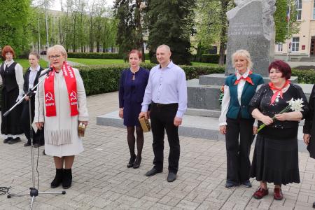 Юные новгородцы торжественно вступили в ряды пионеров