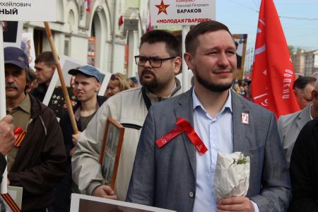 Томские коммунисты приняли участие в шествии в честь Дня Победы