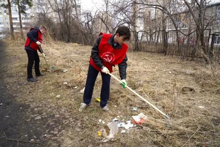 Свердловская область. Коммунисты Екатеринбурга провели субботник в парке имени Чкалова