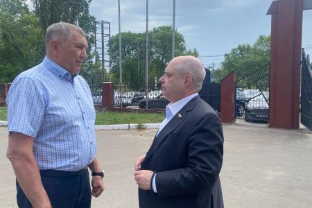 В Воронеже Сергей Гаврилов передал спортивное оборудование воспитанникам физкультурно-спортивного общества «Динамо»