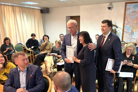 Олег Лебедев провёл в Государственной Думе круглый стол, посвященный продовольственной безопасности, развитию пчеловодства и охране окружающей среды