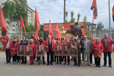 Главнокомандующий и маршалы Победы в строю Тамбовского коммунистического батальона!
