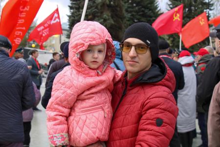 КПРФ в Ижевске провела торжественное возложение цветов в честь 1 мая
