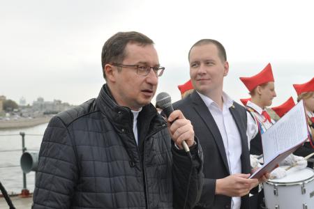 В городе Ленина на крейсере Революции приняли новых пионеров