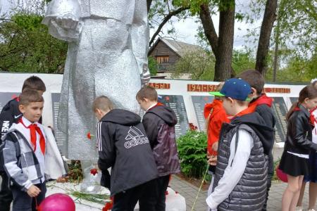 Более 100 рязанских мальчишек и девчонок вступили в ряды пионерии