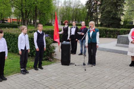 Юные новгородцы торжественно вступили в ряды пионеров