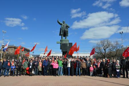 Санкт-Петербург. Коммунисты провели первомайское мероприятие на площади Ленина