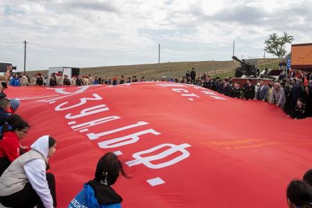Коммунисты Калмыкии приняли участие в торжественном митинге у Хулхутинского мемориала