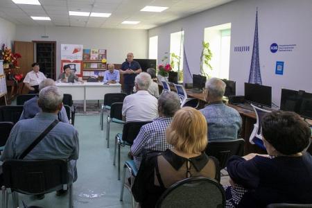 Николай Нуров, глава фракции КПРФ в Народном Хурале Калмыкии, провел встречу с избирателями в городе Лагани