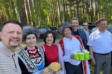 Александр Ющенко вместе с коммунистами Башкирии отметил День защиты детей и провел зональный партийный семинар