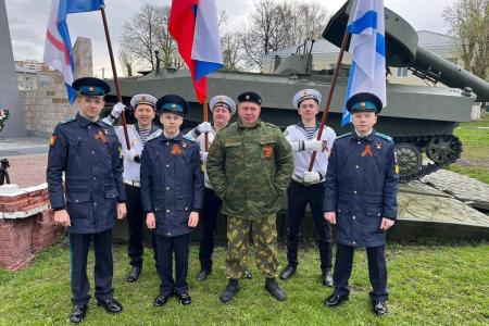 Тюменские коммунисты приняли участие в акции "Нам дороги эти позабыть нельзя!"