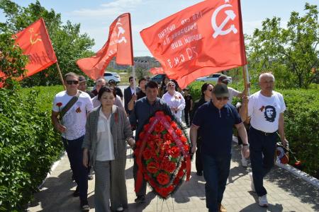 Коммунисты Калмыкии провели автопробег, посвящённый 80-летию Великой Победы