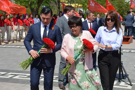 Первый секретарь Калмыцкого рескома партии,  вице-спикер парламента Калмыкии Николай Нуров принял участие в награждении  участников  СВО медалями Героя Советского Союза Эрдни Деликова