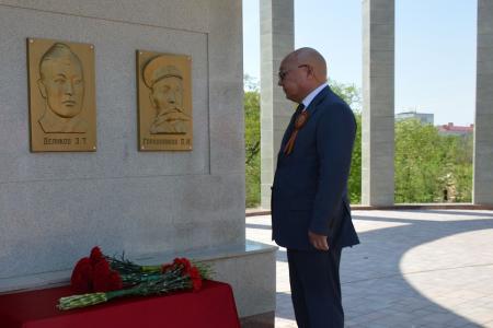 Первый секретарь Калмыцкого рескома партии,  вице-спикер парламента Калмыкии Николай Нуров принял участие в награждении  участников  СВО медалями Героя Советского Союза Эрдни Деликова