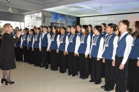 Глава фракции КПРФ в Народном Хурале Калмыкии - вице-спикер парламента Николай Нуров выступил в музее на открытии выставки «Калмыкия в годы Великой Отечественной войны»