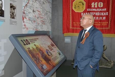 Глава фракции КПРФ в Народном Хурале Калмыкии - вице-спикер парламента Николай Нуров выступил в музее на открытии выставки «Калмыкия в годы Великой Отечественной войны»