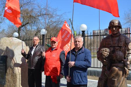 Коммунисты Забайкалья почтили память Маршалов Победы накануне 9 Мая