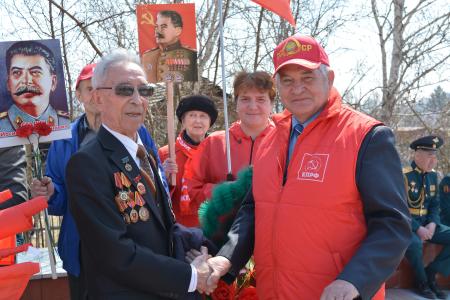 Коммунисты Забайкалья возложили цветы к Вечному огню в день 80-летия Великой Победы