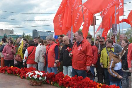 В Иванове коммунисты,  комсомольцы и сторонники КПРФ приняли участие в праздновании 80-летия Победы