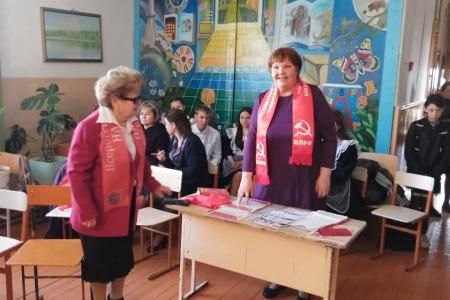 Забайкалье. Нерчинские школьники вступили в ряды пионеров
