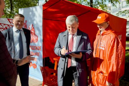 Дмитрий Новиков, находясь в Нижнем Новгороде, принял участие в Народном референдуме