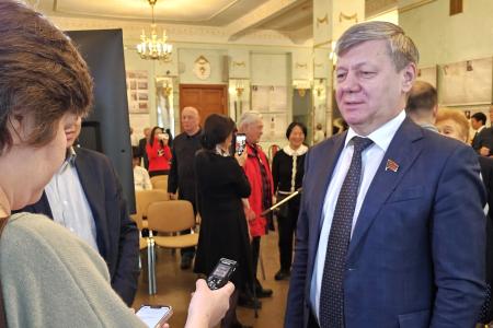 Дмитрий Новиков принял участие в открытии выставки к 100-летию создания Коммунистического университета трудящихся Китая