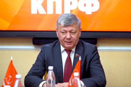 Дмитрий Новиков на пресс-конференции в Нижнем Новгороде: “Советская власть строила социализм, и потому была столь успешна”