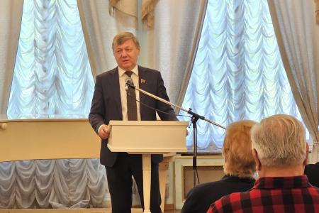 Дмитрий Новиков принял участие в открытии выставки к 100-летию создания Коммунистического университета трудящихся Китая