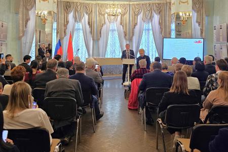 Дмитрий Новиков принял участие в открытии выставки к 100-летию создания Коммунистического университета трудящихся Китая