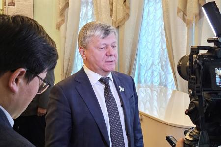 Дмитрий Новиков принял участие в открытии выставки к 100-летию создания Коммунистического университета трудящихся Китая