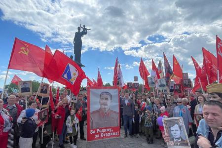 Полутысячным сталинским маршем прошлись по городу пензенцы