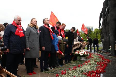 Москва. Поклонимся великим тем годам!