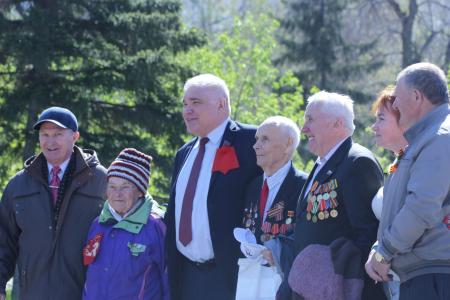 В Омске КПРФ впервые за четыре года отметила Первомай, не рискуя заработать штраф